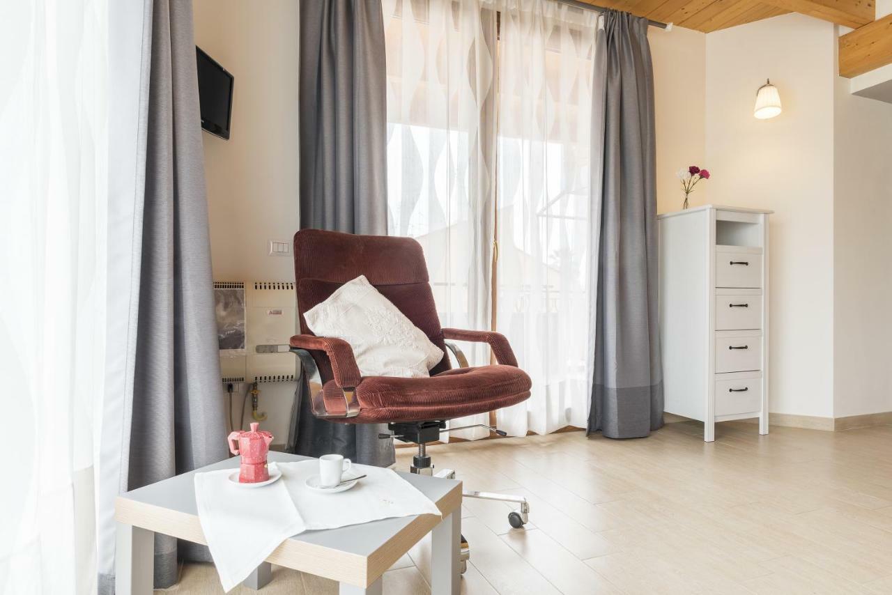 Peperino Attic Flat Apartment Ciampino Exterior photo